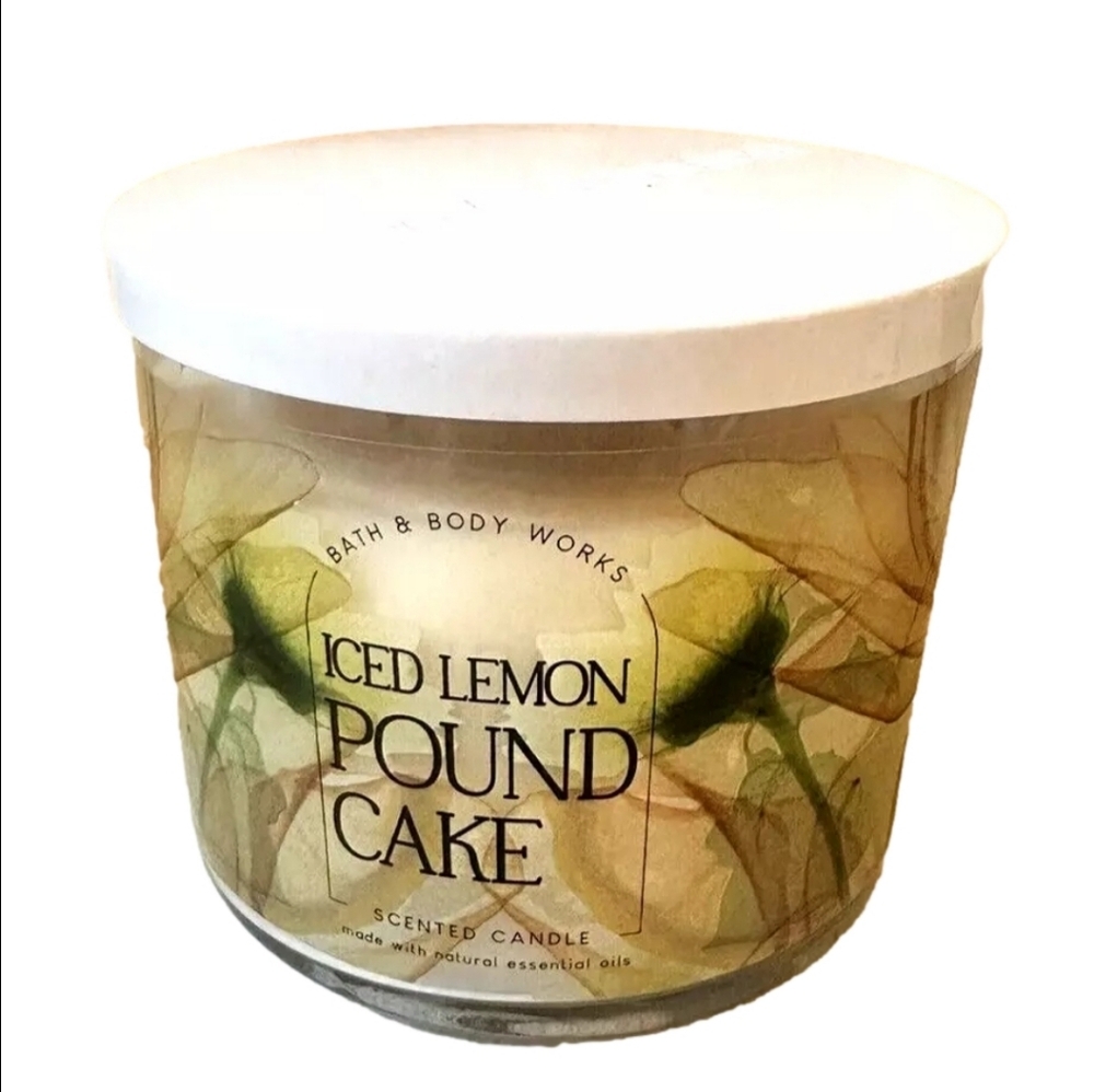 Bath & Body Works Iced Lemon Pound Cake Scented 14.5 oz 3 Wick Candle